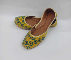 Art # 174 Ladies Hand Made Khussa – Fancy Nagra – Contrast Cut work