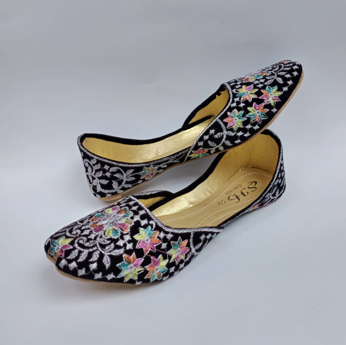 Art # 188 Ladies Hand Made Khussa – Fancy Nagra