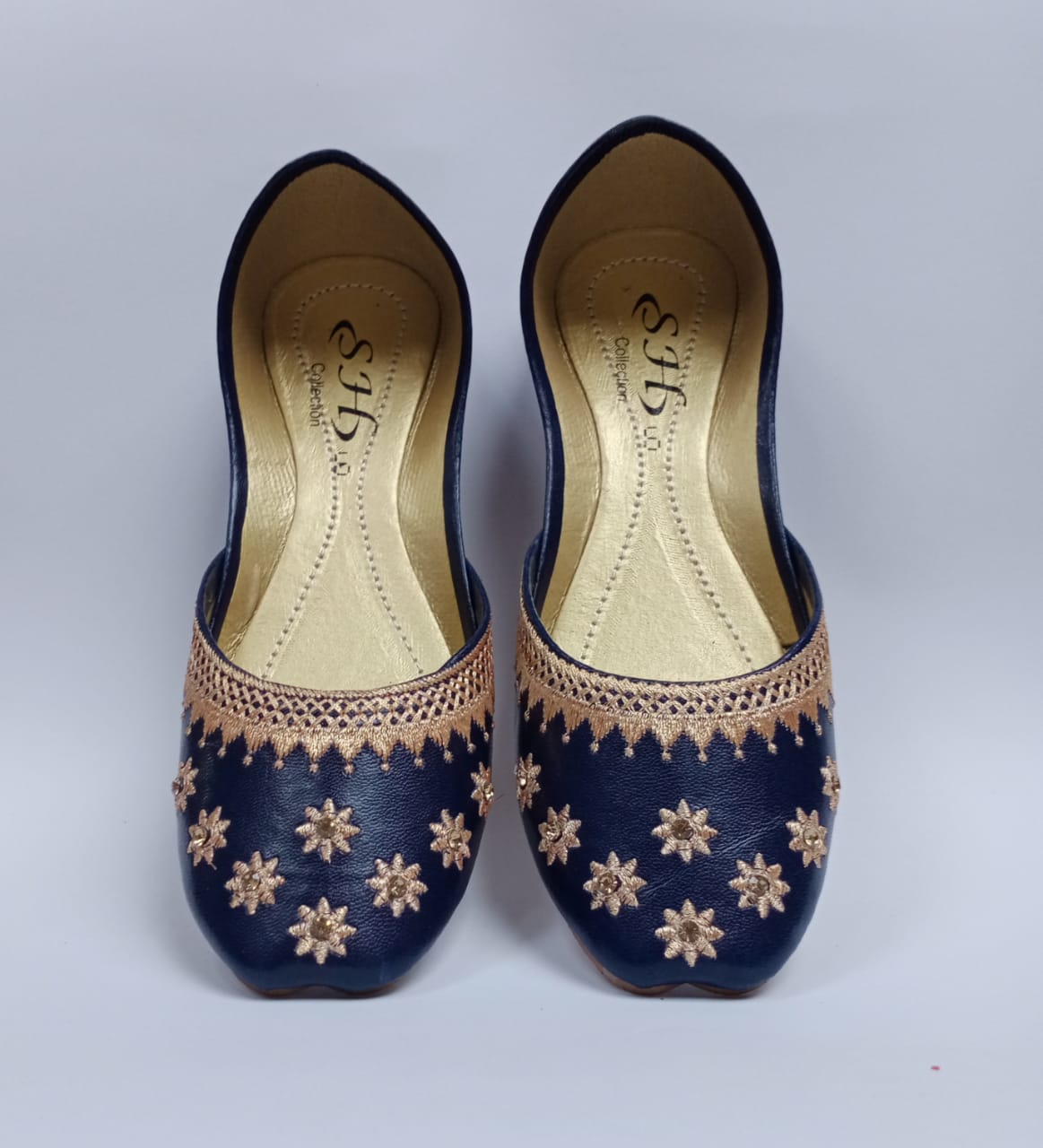 Art # 192 Ladies Hand Made Khussa – Fancy Nagra