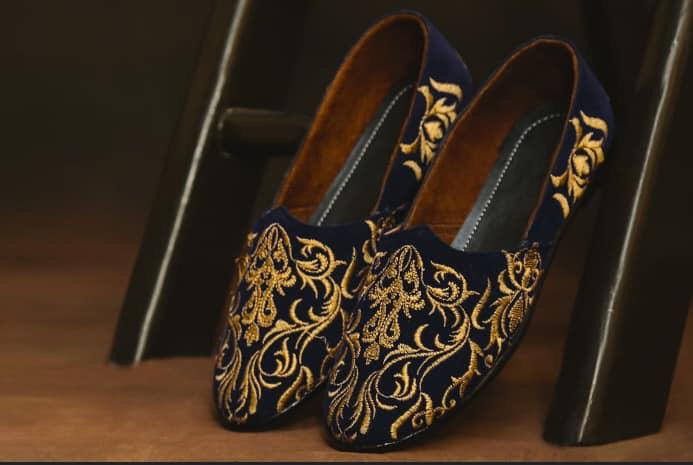 Art # FNF 337 Cut Shoes Zari Work Golden