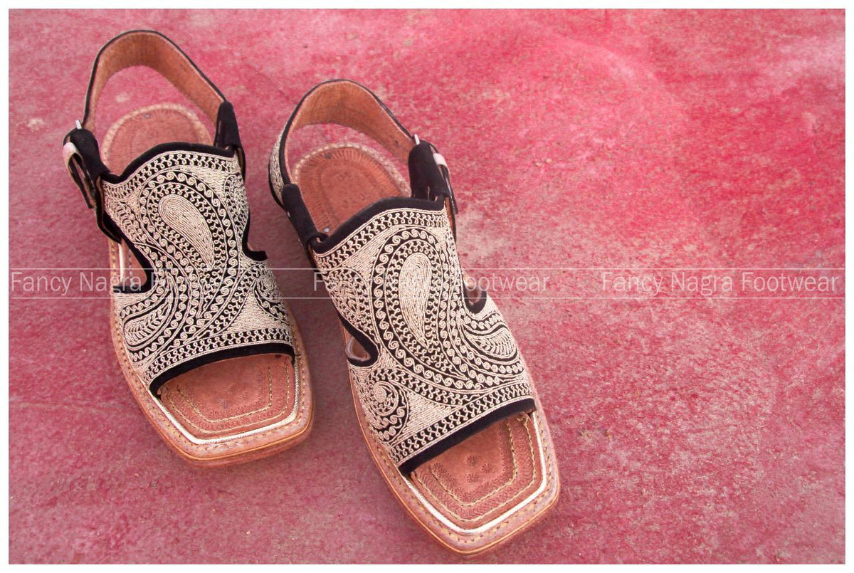 Art # FNF 616 Kohati Tilla Work Golden